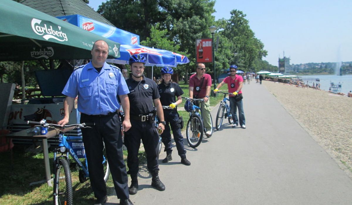 REČNA POLICIJA NA BICIKLIMA